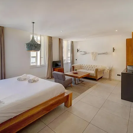 Magnifiques A 2 Pas Du Palais Apartment Cannes