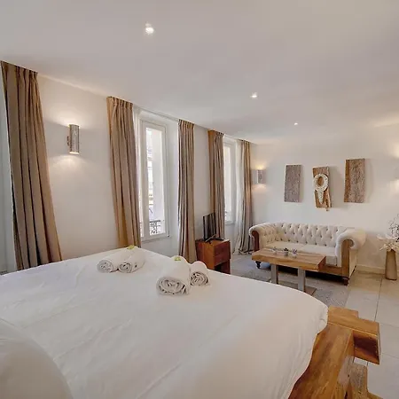 Magnifiques A 2 Pas Du Palais