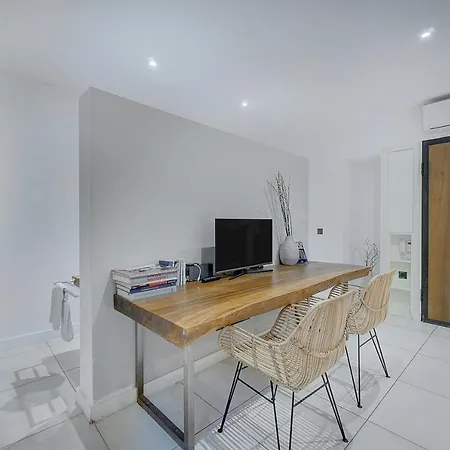 Magnifiques A 2 Pas Du Palais