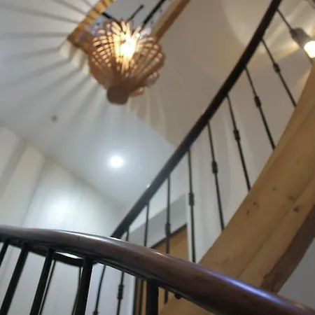 Magnifiques A 2 Pas Du Palais *