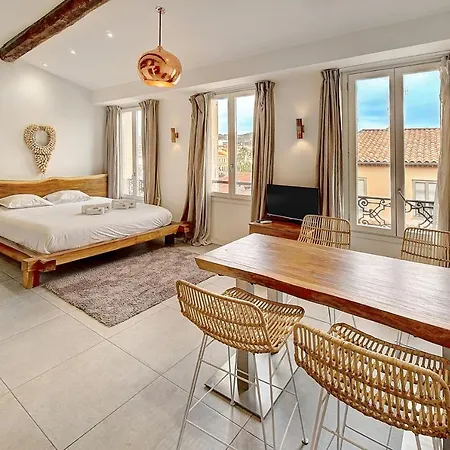 Апартаменты Magnifiques A 2 Pas Du Palais